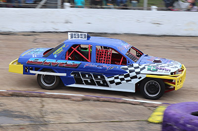 Saloon Stock Cars White and Yellow Grade Final